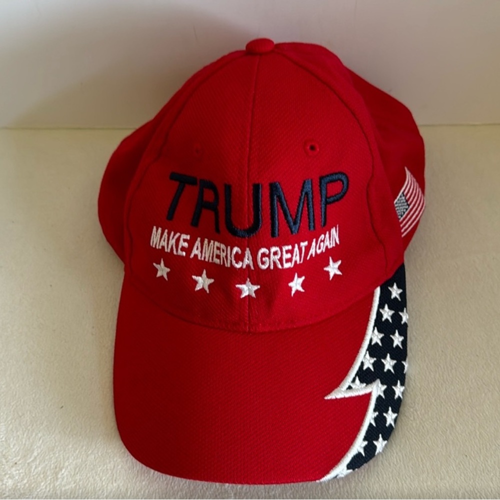 Red 'Make America Great Again' Trump Hat